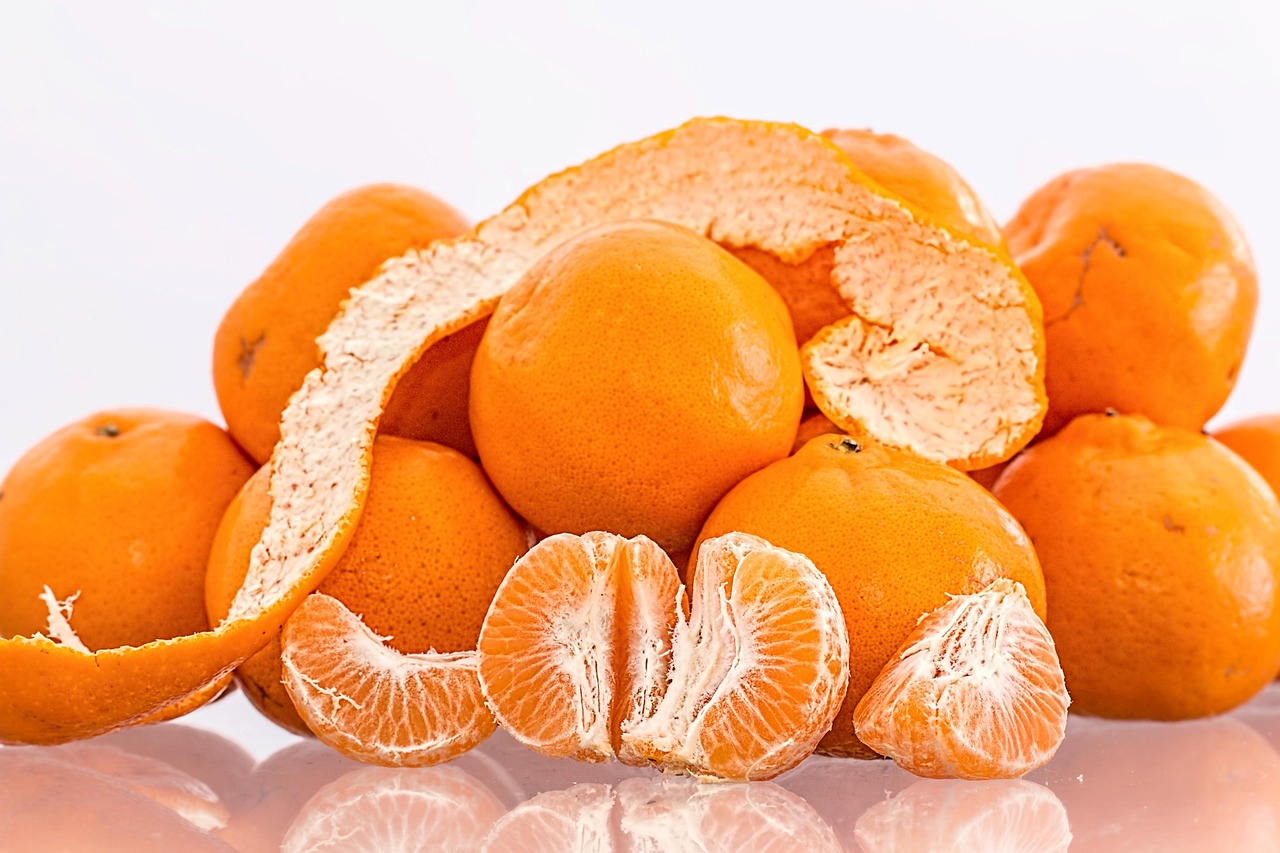 Mandarin Oil in Winter: Cozy Citrus Blends for the Holiday Season